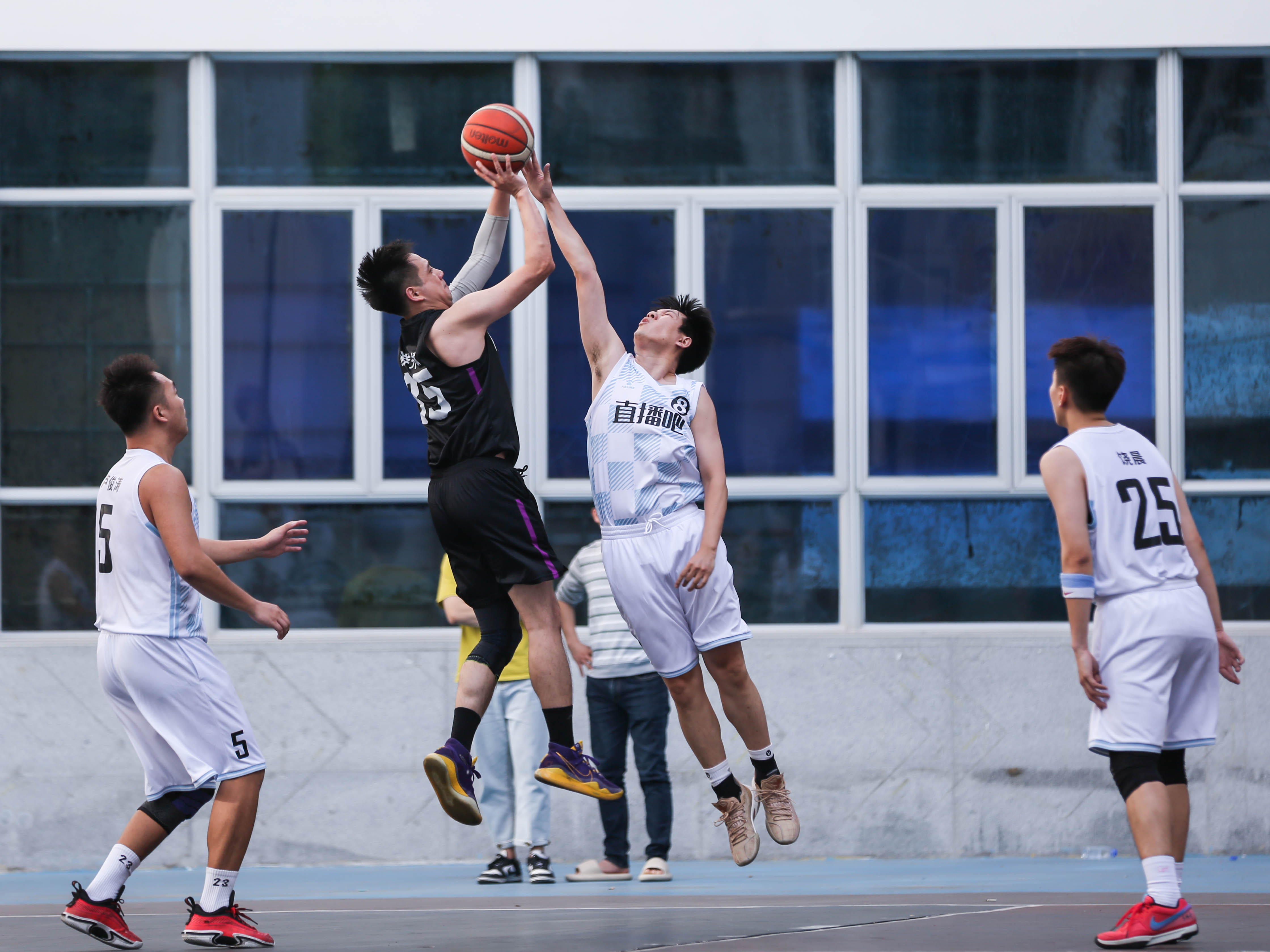 黑白篮球直播_(黑白篮球直播在线观看高清)  第2张