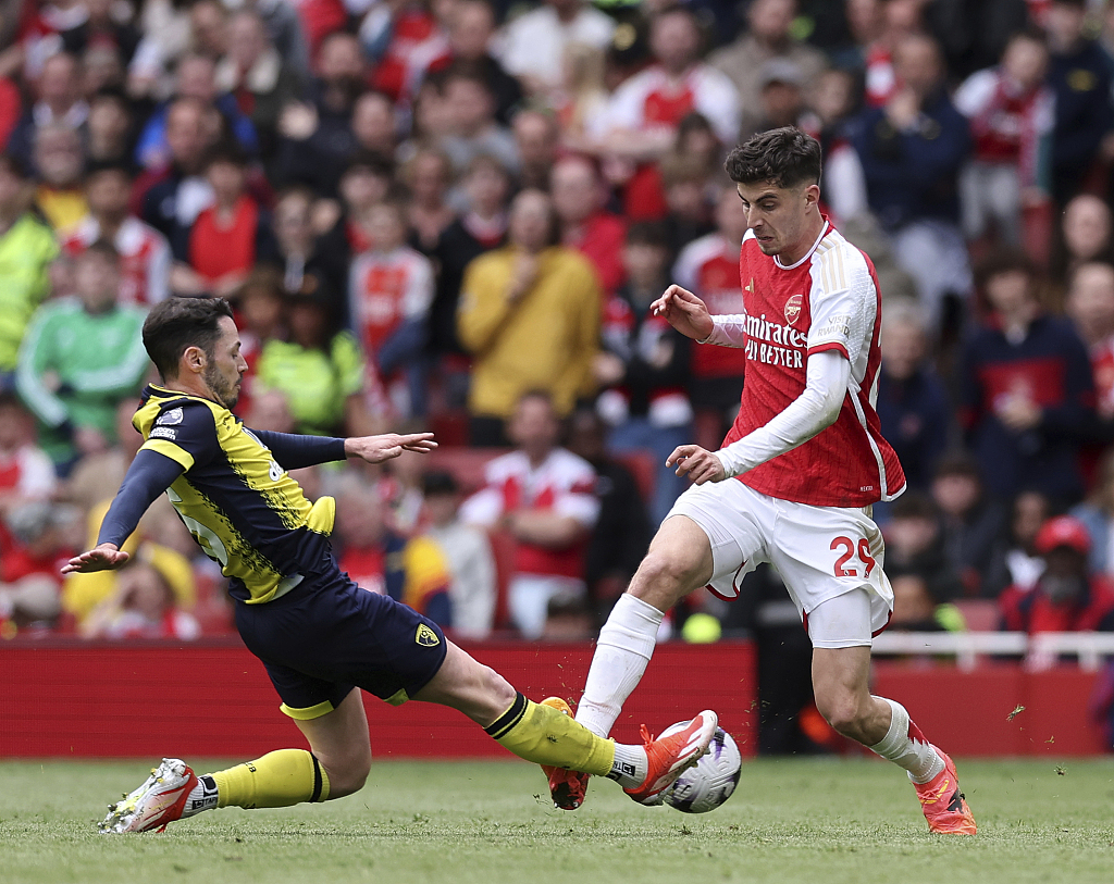 关于阿森纳准备对阿贾克斯后卫哈托采取行动球队将竞争球员的信息 第2张 关于阿森纳准备对阿贾克斯后卫哈托采取行动球队将竞争球员的信息 第2张