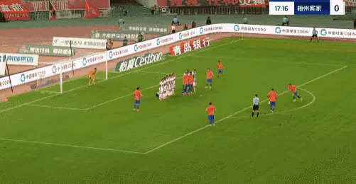 中超山东泰山3-2青岛西海岸克雷桑破球荒卡扎连续5场破门的简单介绍 第2张 中超山东泰山3-2青岛西海岸克雷桑破球荒卡扎连续5场破门的简单介绍 第2张