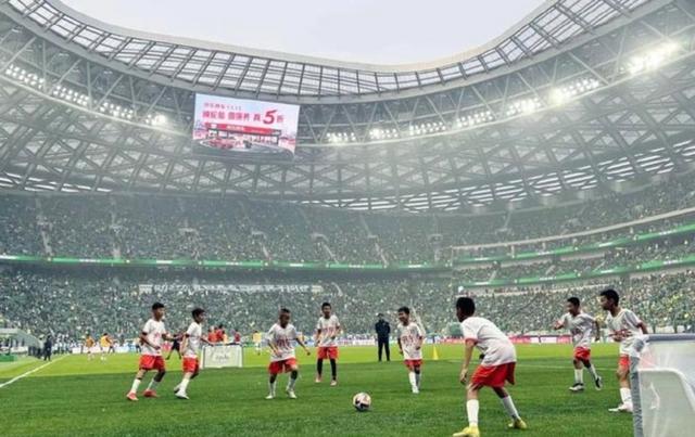 关于李霄鹏:球迷应该对球员保持宽容李霄鹏谈国安球员体能问题的信息 第2张 关于李霄鹏:球迷应该对球员保持宽容李霄鹏谈国安球员体能问题的信息 第2张