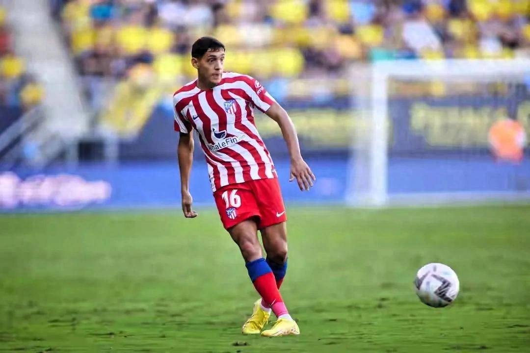 尤文图斯正在推动引进莫利纳交易马竞愿意出售球员收取资金的简单介绍  第2张