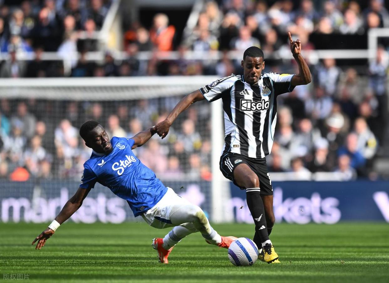 曝伊萨克将与纽卡官员会面球员已回到训练场的简单介绍 第2张 曝伊萨克将与纽卡官员会面球员已回到训练场的简单介绍 第2张