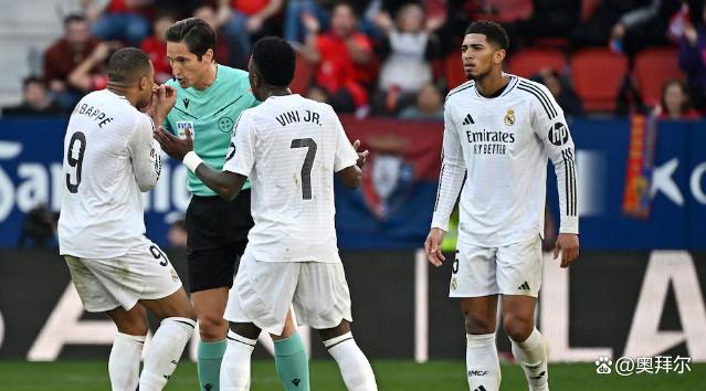 贝林厄姆和卡马文加参加部分草场训练两人新赛季均未出场的简单介绍  第1张