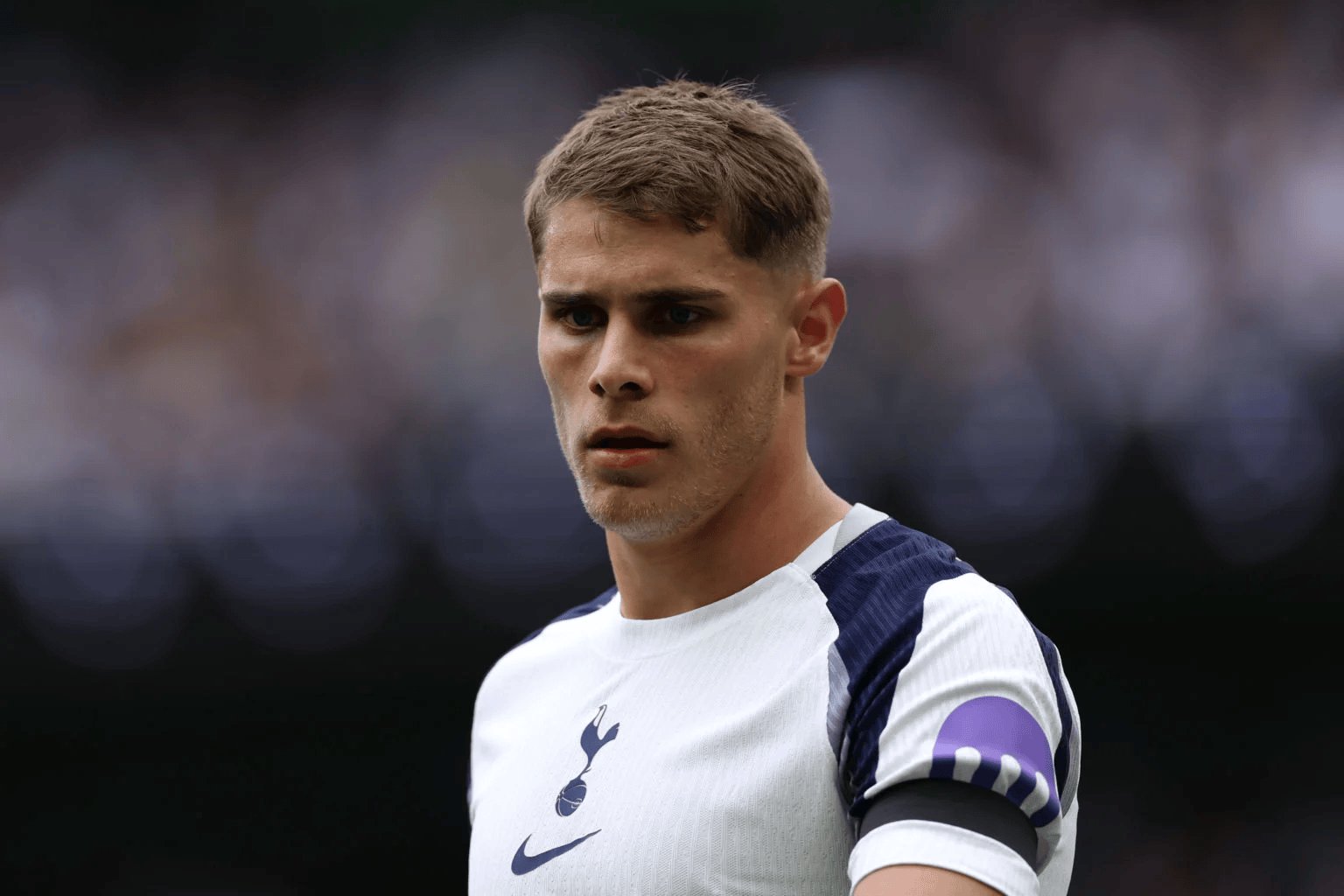 拜仁仍有意多特边锋吉滕斯但球员更希望加盟切尔西的简单介绍 第1张 拜仁仍有意多特边锋吉滕斯但球员更希望加盟切尔西的简单介绍 第1张