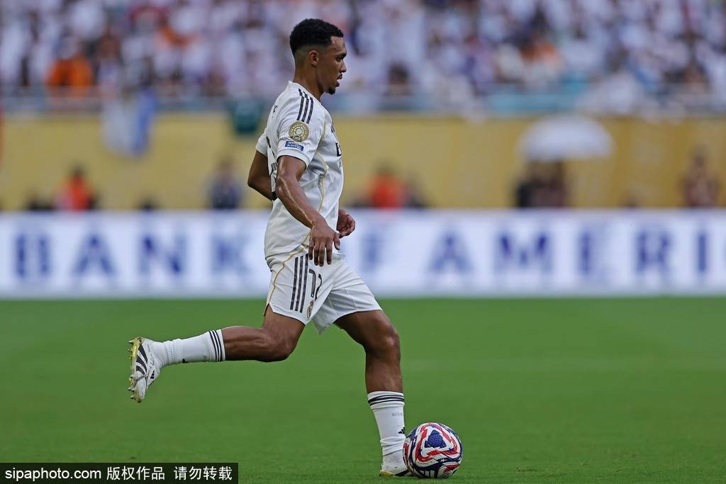 阿诺德迎来加盟皇马首次助攻今夏刚刚加盟的简单介绍 第1张 阿诺德迎来加盟皇马首次助攻今夏刚刚加盟的简单介绍 第1张