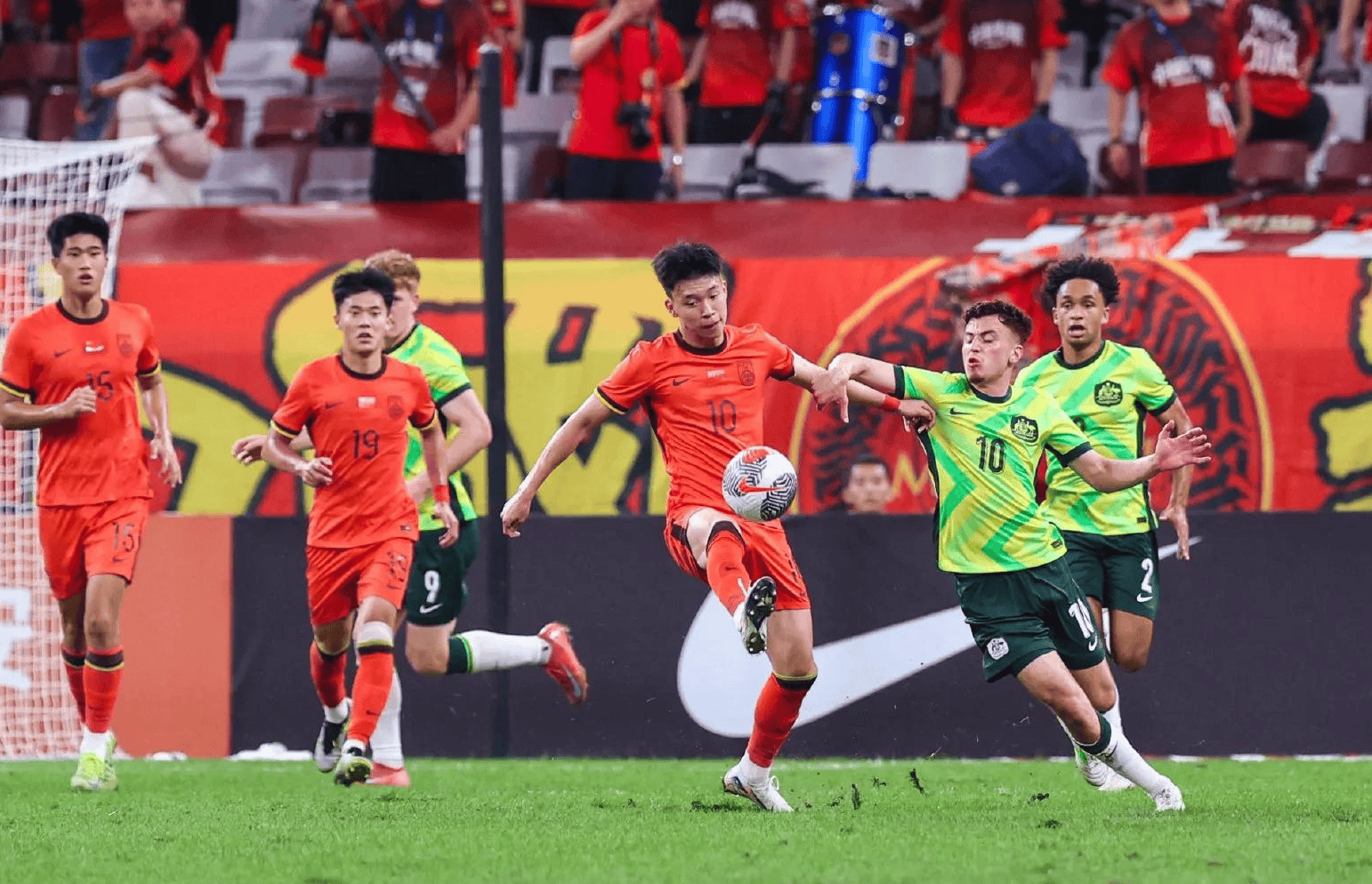 国足要备战2030年世界杯球队需要进行年轻化