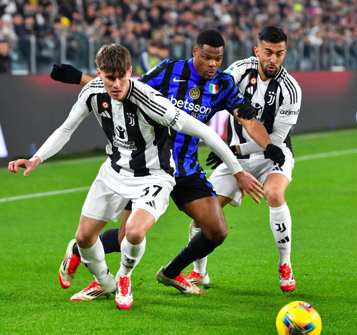 包含友谊赛尤文图斯2-2雷吉亚纳弗拉霍维奇破门小孔塞桑建功的词条 第1张 包含友谊赛尤文图斯2-2雷吉亚纳弗拉霍维奇破门小孔塞桑建功的词条 第1张