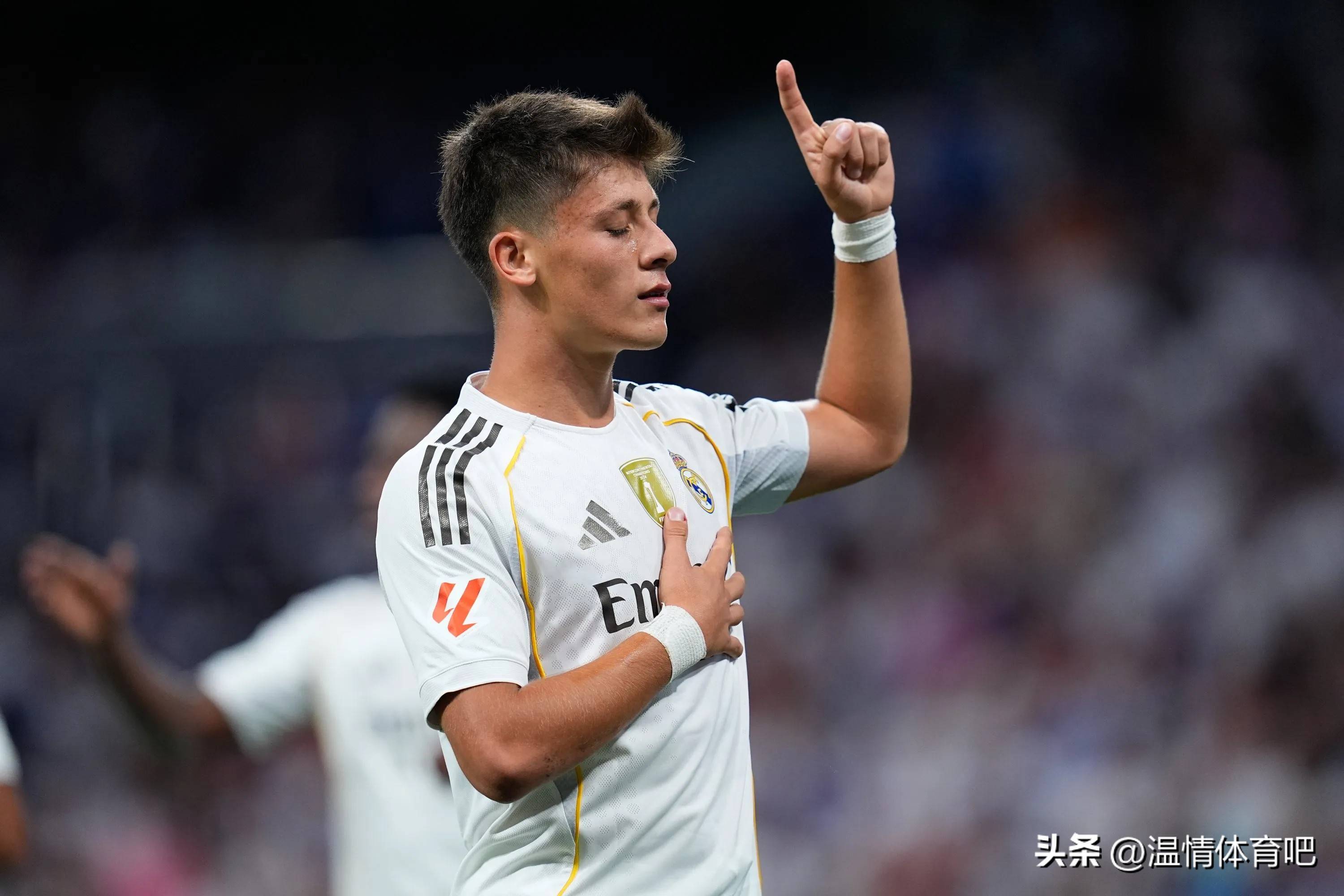 关于曝皇马今夏不考虑引进罗德里球员刚刚重伤恢复的信息  第1张